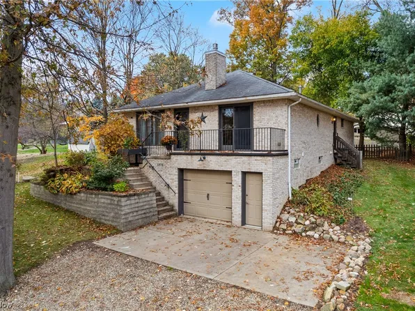1875 Springfield Lake Blvd, Akron, OH 44312