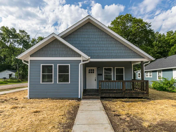 1372 E Pacific Street, Springfield, MO 65803