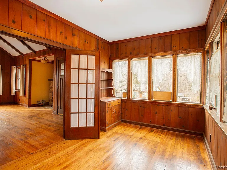 11 Locust Dr — Photo 5