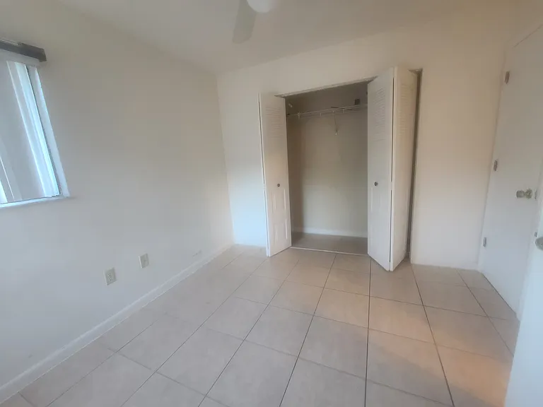 2842 SW 38th Pl — Photo 14