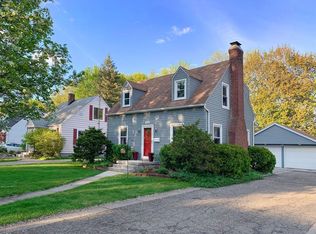 712 Carver St, Ypsilanti, MI 48198