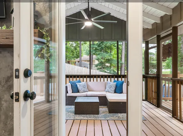1066 Chateau Dr, Helena, AL 35080