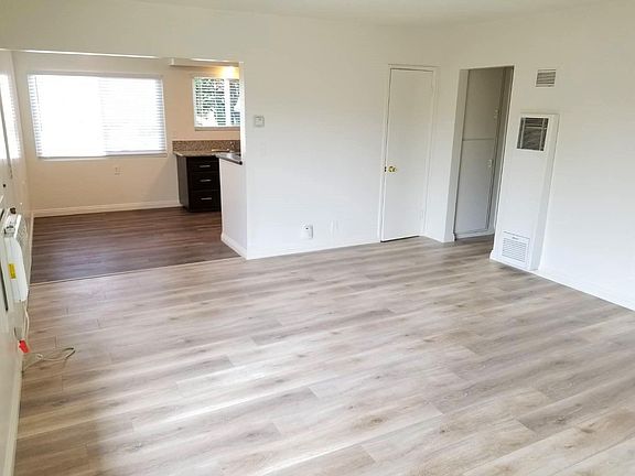 3rd image of 18 E Woodward Ave APT B