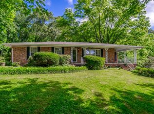495 N Hillcrest Dr, Livingston, TN 38570