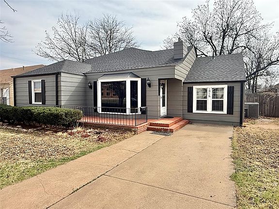 2nd image of 1016 E Cypress St