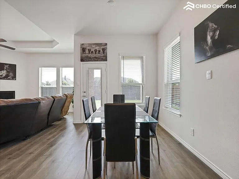 1505 Estivella Dr — Photo 17
