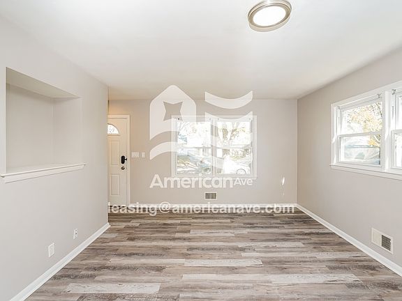 1491610_003_living_room_3.jpg