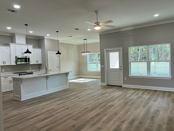 5th image of 8393 Sevilla St