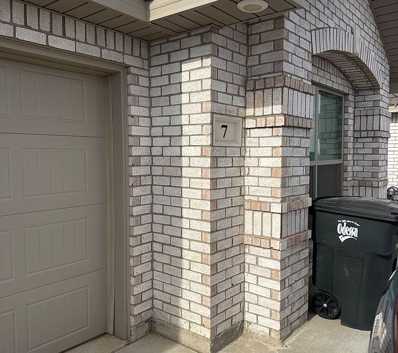 1st image of 7 Deadwood Dr