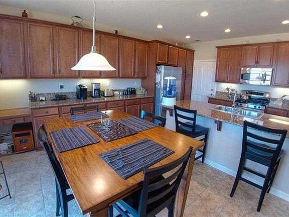 Breakfast Nook to Kitchen