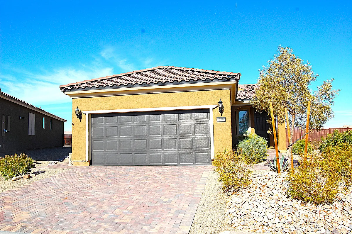 Building Photo - 929 Flagstone Blf