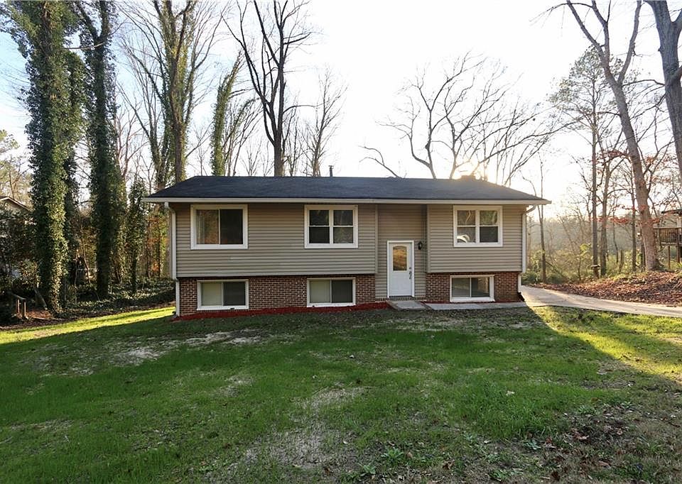 1st image of 900 Sage Ln NW
