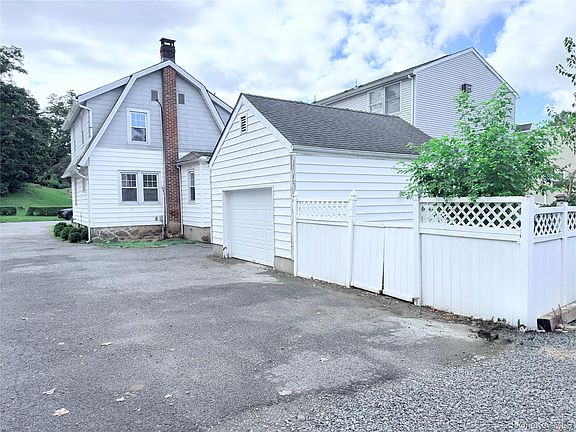 2nd image of 711 Hall Street