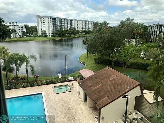 4th image of 2216 N Cypress Bend Dr APT 504