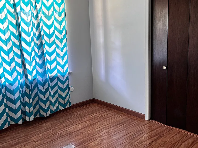 3rd Bedroom (queen/full)