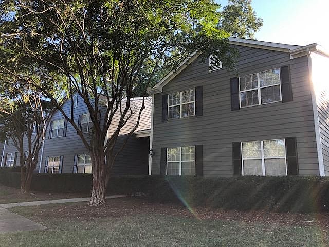 1st image of 729 Shelby Dr APT D