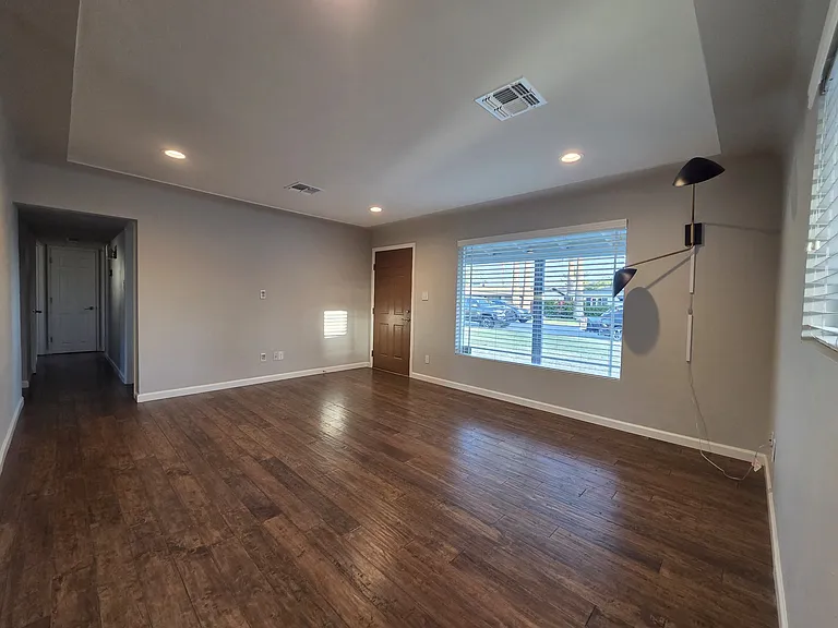 4242 E Montecito Ave — Photo 5