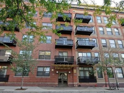 1735 W Diversey Pkwy APT 408, Chicago, IL, 60614