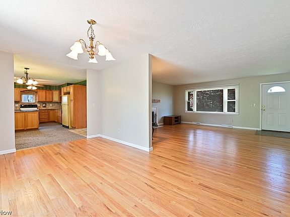 4th image of 1209 Clay Ct