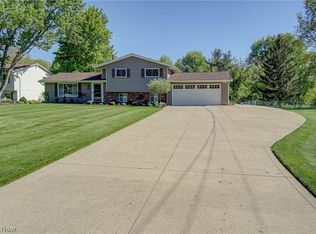 1068 Shoshone Trl, Northfield, OH 44056