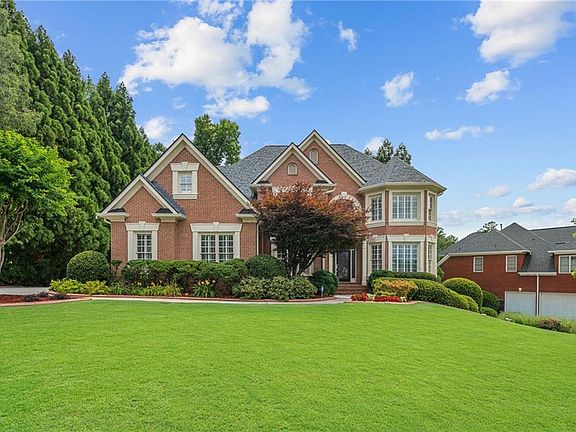 2nd image of 2359 Glenmore Ln