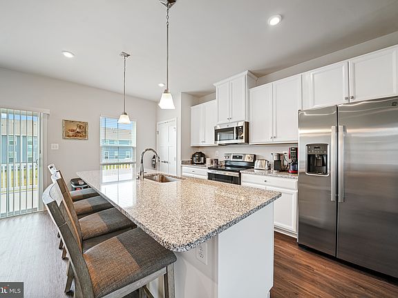 4th image of 148 Fletcher Cir