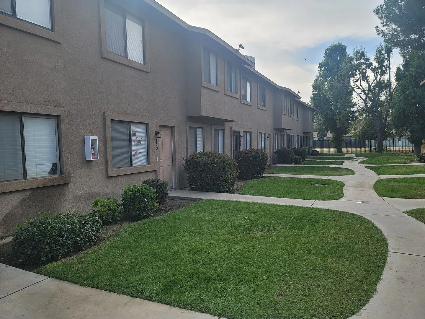 Gated 3 bed-1.5 bath Condo — Photo 1