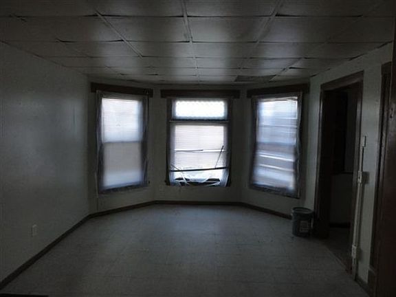 300 Saginaw (lower unit) 003