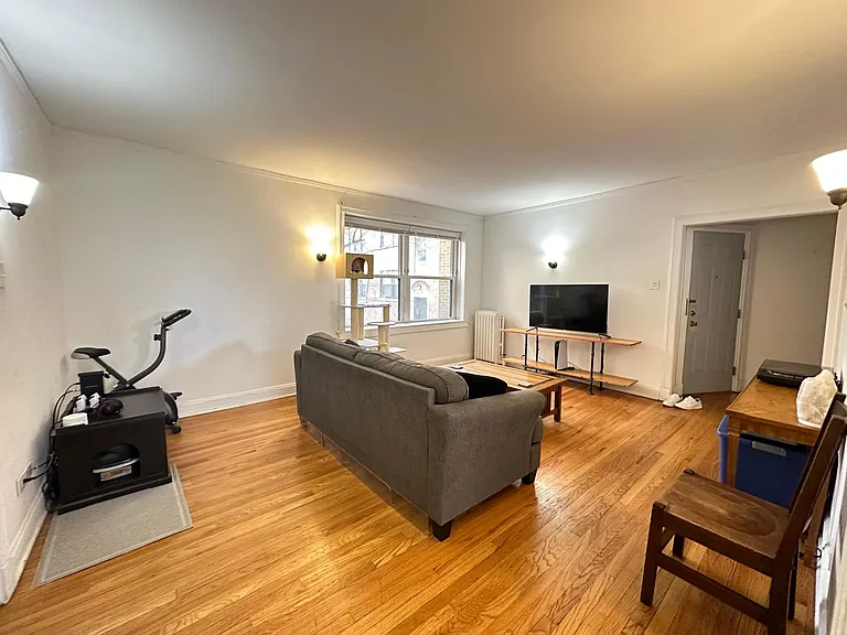 3744.5 N Pine Grove Ave #2N — Photo 7
