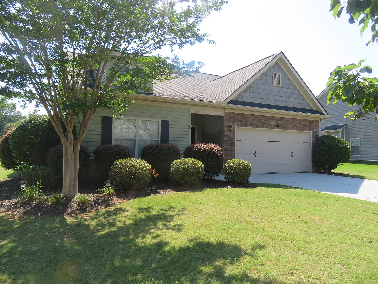 3 bed, 1708 sqft, $1,995 — Photo 2