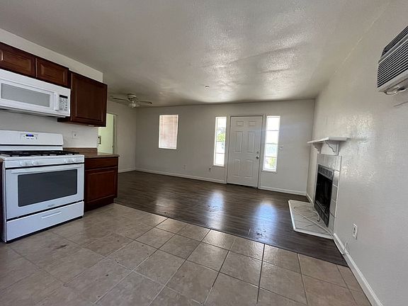 4th image of 1004 Occidental Dr #1/2