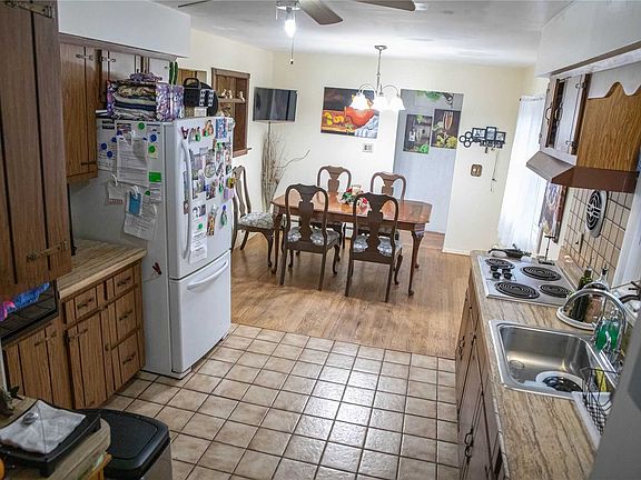 5th image of 52 Green Ave
