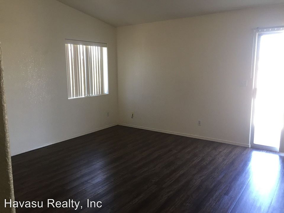 2nd image of 3541 Tomahawk Dr APT B