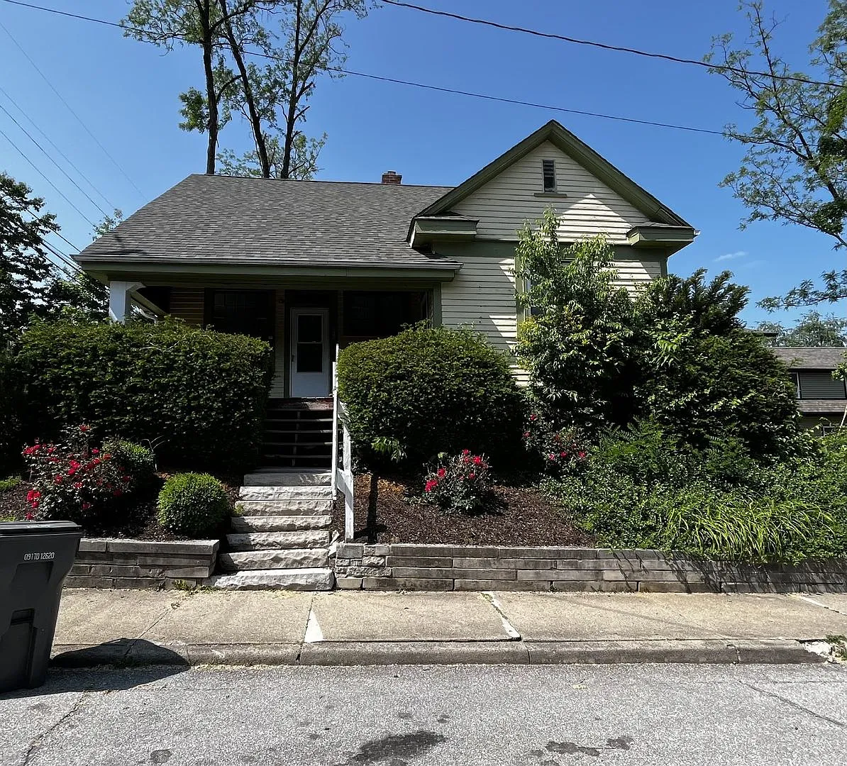 215 E. 9th St. — Photo 1