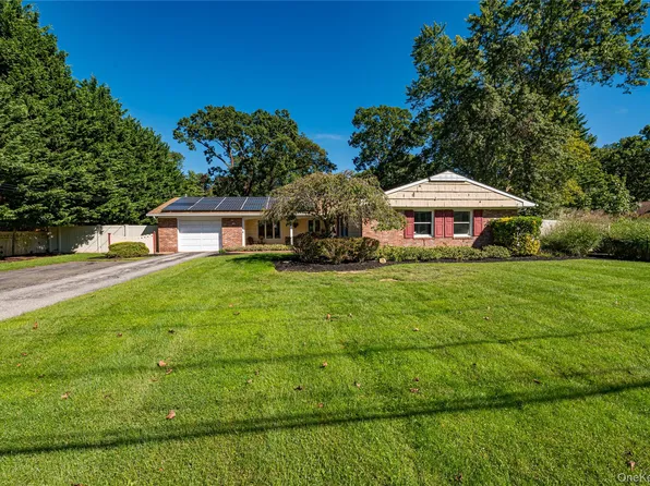3 High Gate Drive, East Setauket, NY 11733