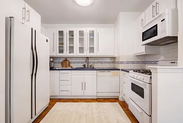 Kitchen, photo 1