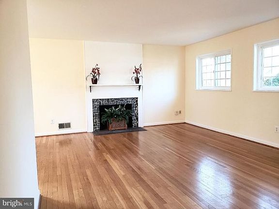 5th image of 7713 Newcastle Dr