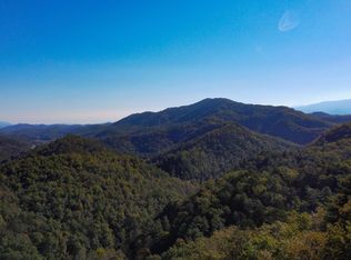 410 Hawken Dr, Walland, TN 37886