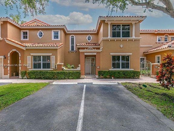 4th image of 8550 NW 141st Ln APT 202