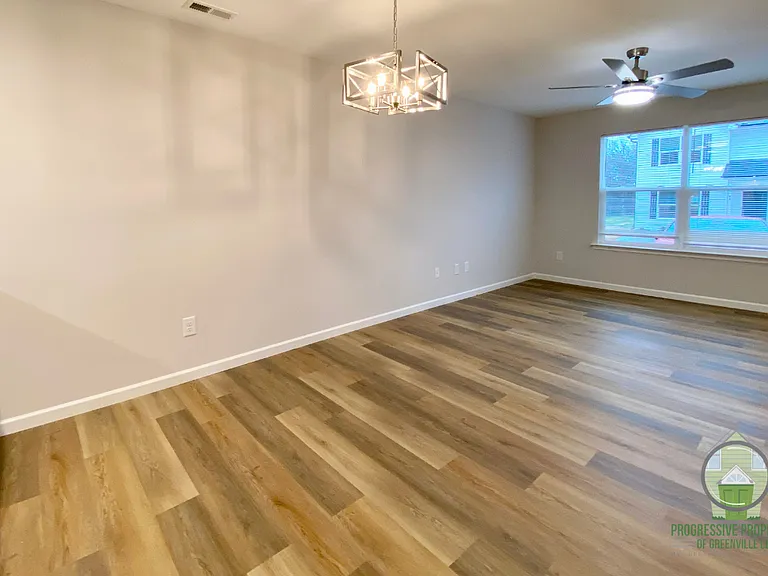 25 Wofford Pine Dr — Photo 5