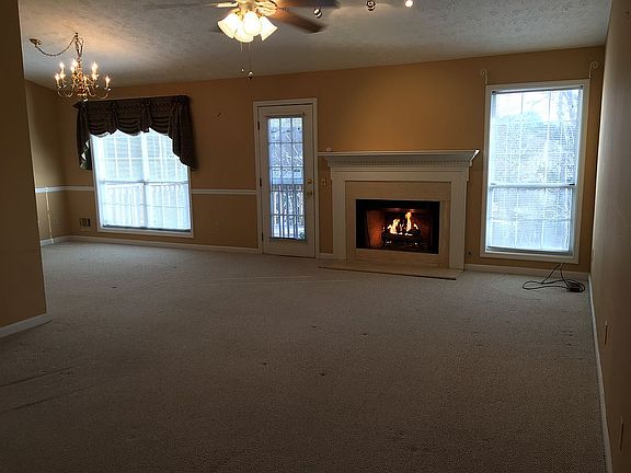 Dining & Living area