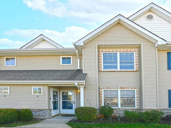 95 Morley Circle #95, Melville, NY 11747