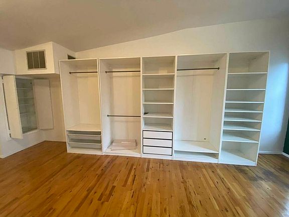 3rd image of 533 Dekalb Ave #3