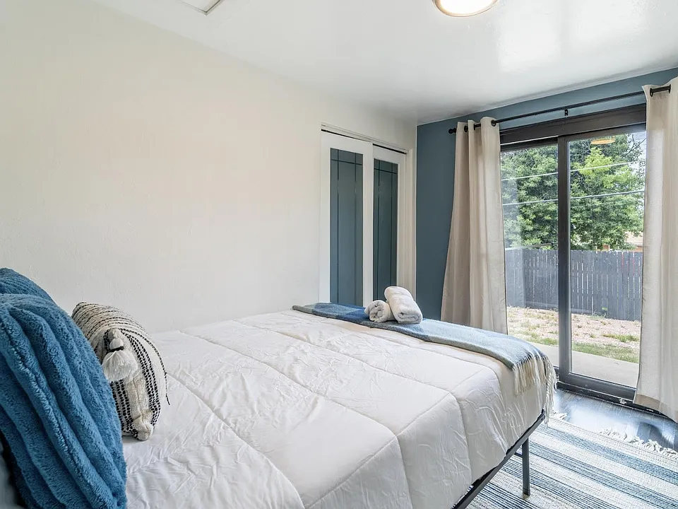 Lowell Blvd