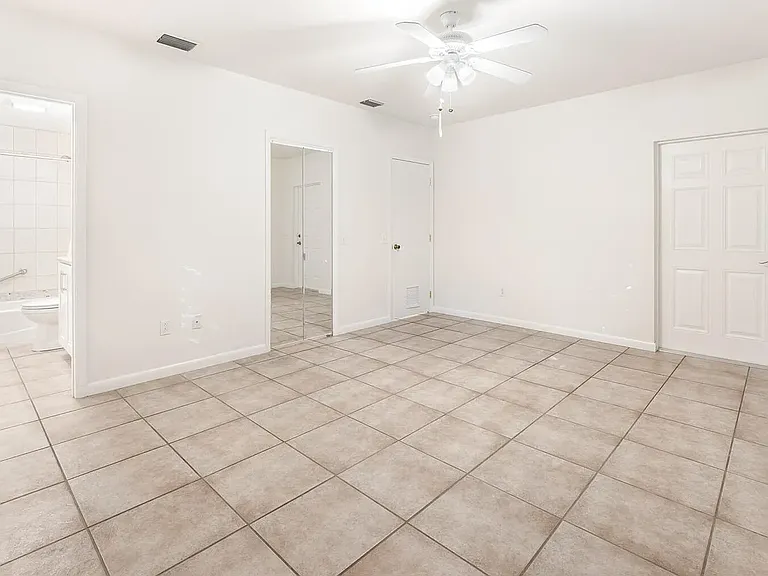 247 Bay Dr — Photo 8
