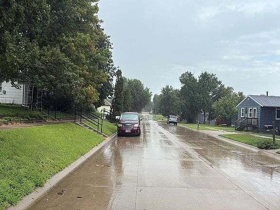 4th image of 218 N Iowa Ave