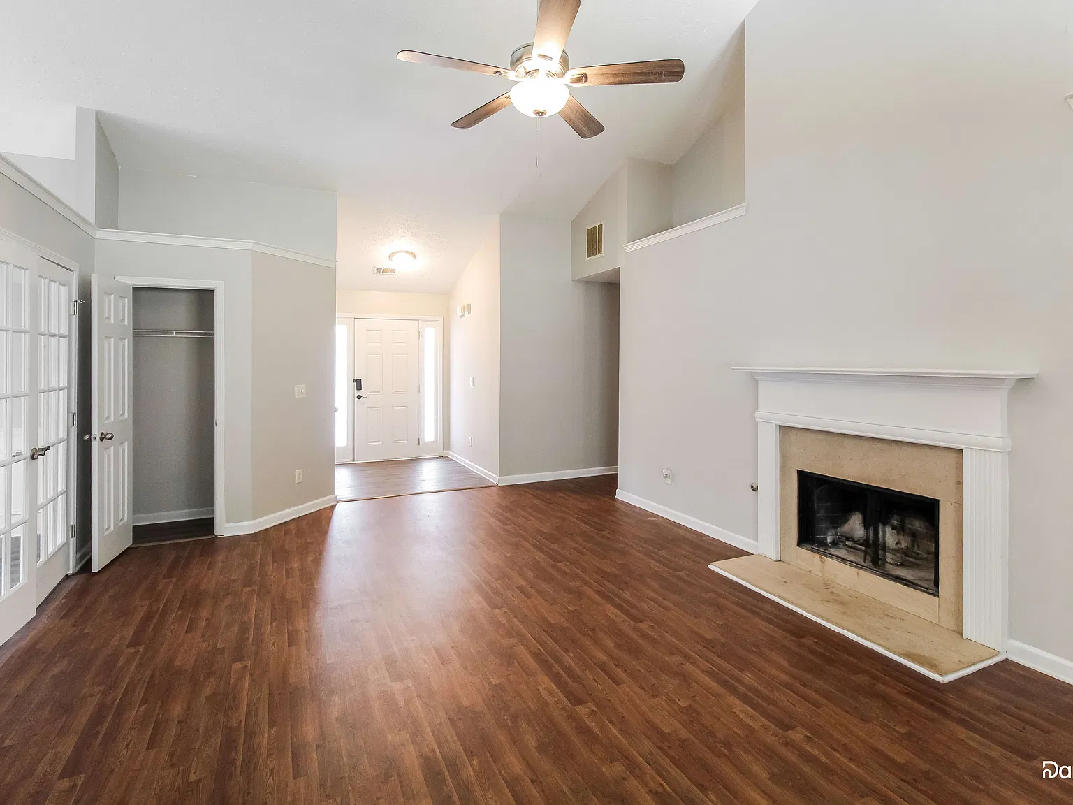 3 bed, 2.0 bath, 2239 sqft, $2,205 — Photo 4