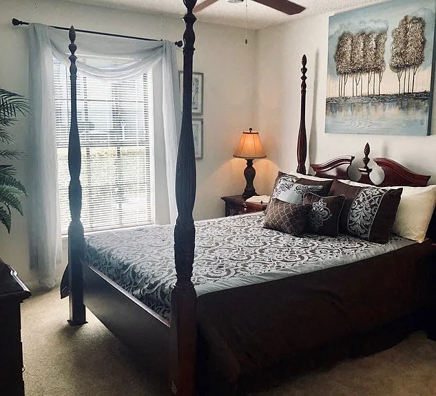 Brookside Manor Apartments — Photo 20