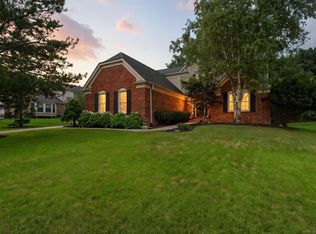 2208 Chippenham Chas, Rochester, MI 48306