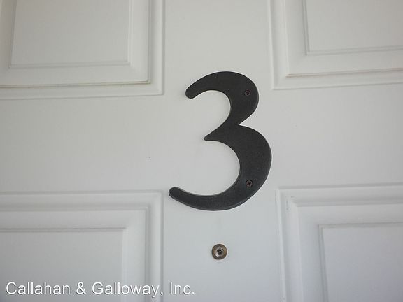 3rd image of 1009 Southpark Dr APT 3